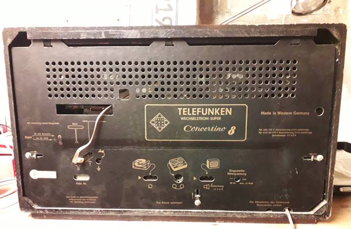 Ein Bild, das Elektronik, Radio, Elektronisches Gerät, Maschine enthält.
Automatisch generierte Beschreibung