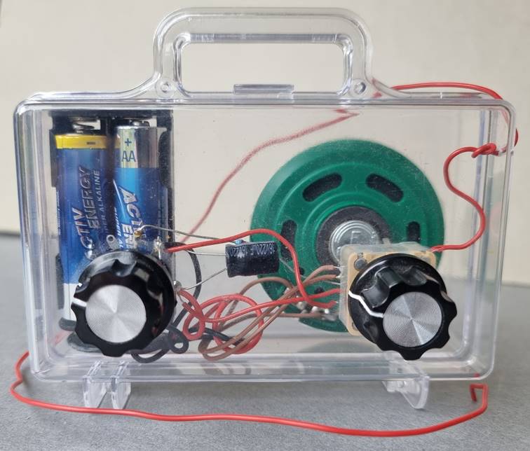 Ein Bild, das Elektrische Leitungen, Elektronik, Maschine, Plastik enthlt.

KI-generierte Inhalte knnen fehlerhaft sein.