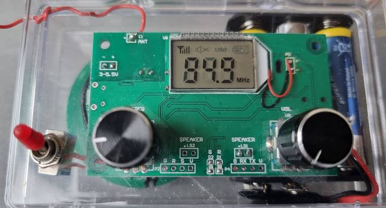 Ein Bild, das Text, Elektronik, Elektrisches Bauelement, Maschine enthlt.

KI-generierte Inhalte knnen fehlerhaft sein.